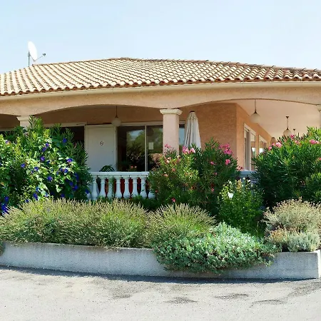 Le Grand Jardin 2* Aujargues