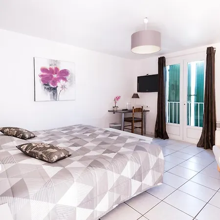 Le Grand Jardin 2* Aujargues