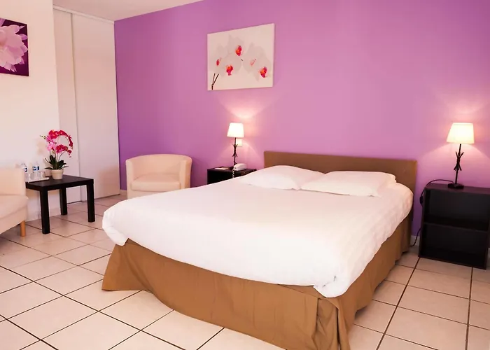 Le Grand Jardin 2* Aujargues